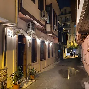 Hostel Lily Town 