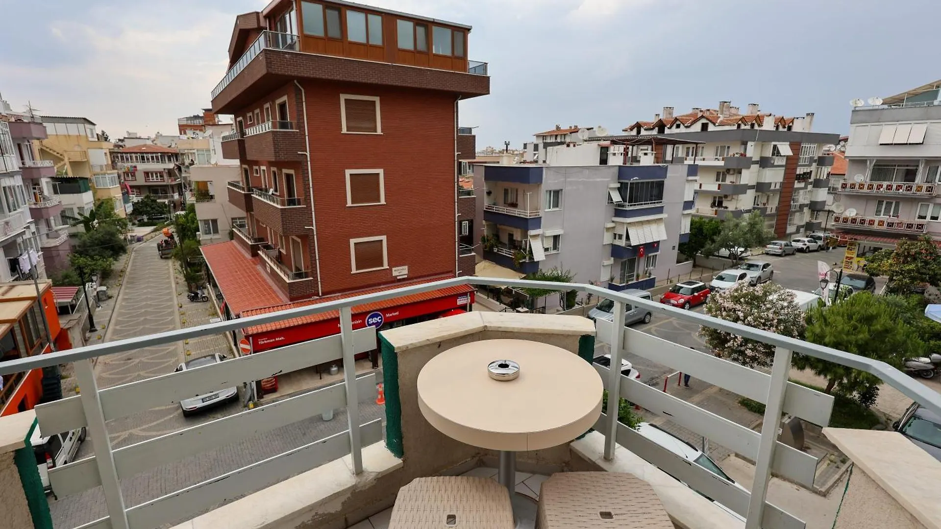 Hikmethan Otel Kusadası