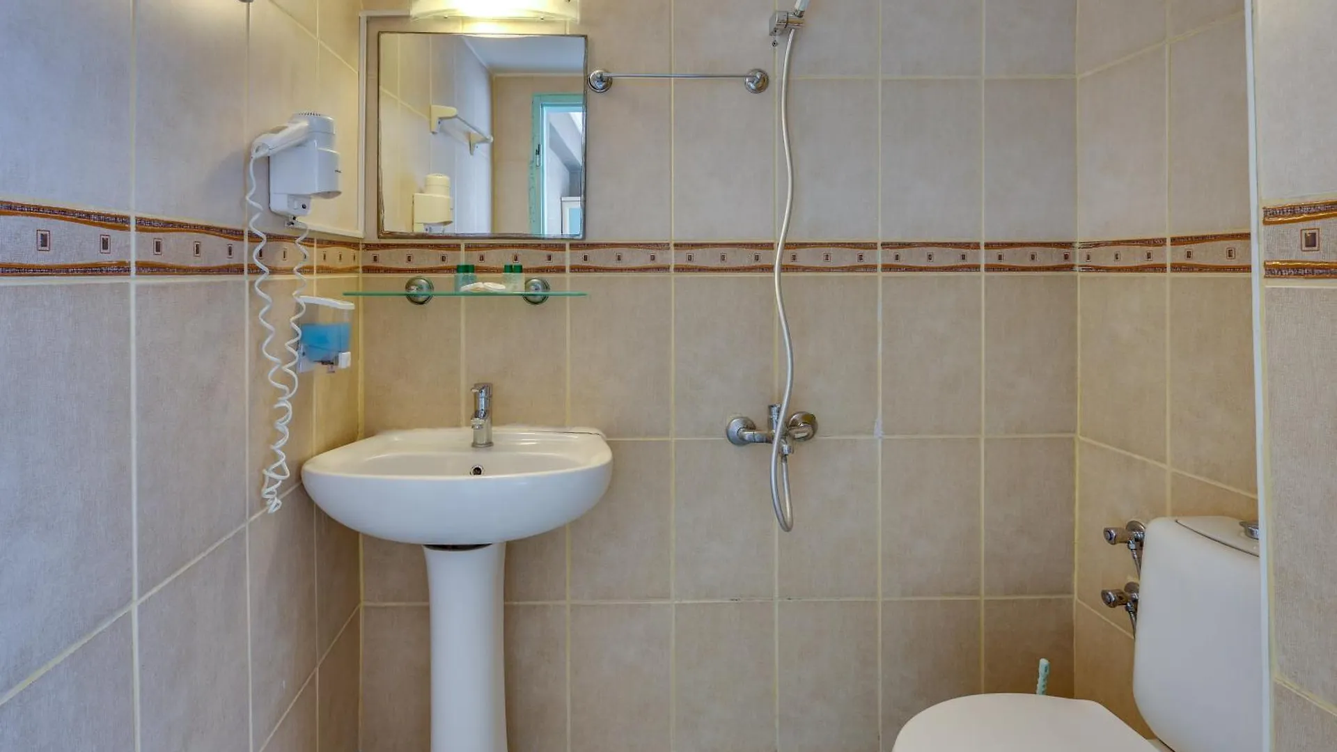 Hikmethan Otel Kusadası 2*,  Turchia