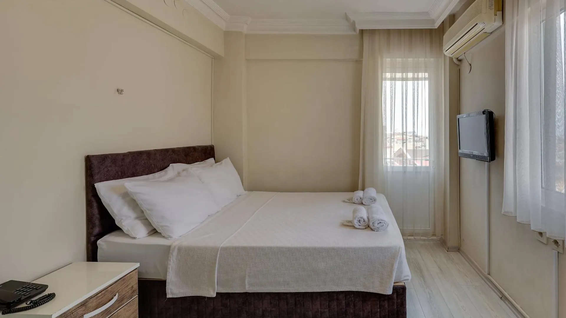 Hotel Hikmethan Otel Kusadası